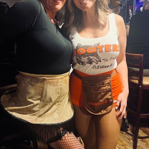 Hooters White and Orange Tank Top with Brown Apron - Picture 3 of 4
